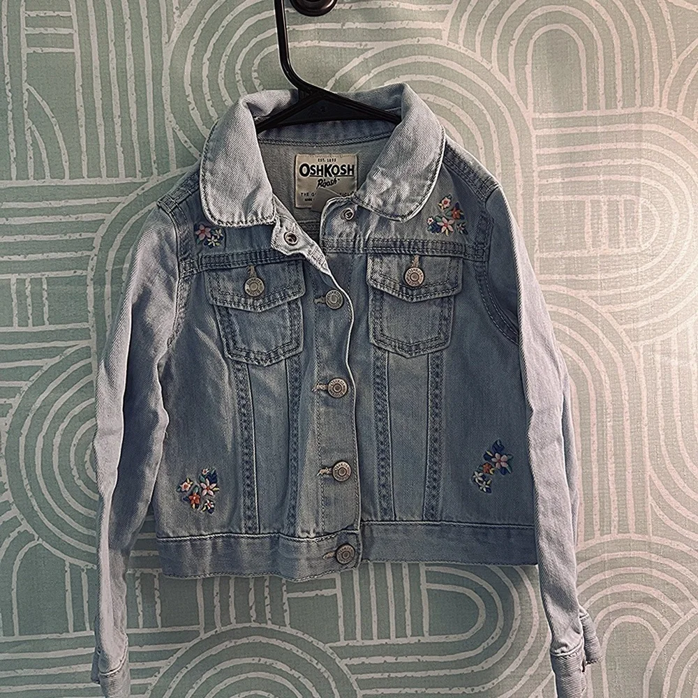 OshKosh B’gosh Girls Floral Embroidered Denim Jacket Light Wash Size 4T